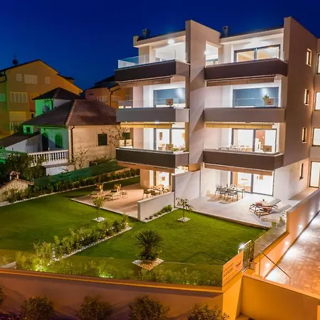 Ii アパート マンドレ