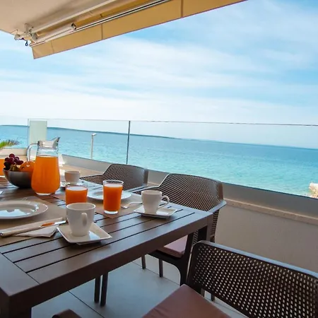 Ii アパート マンドレ