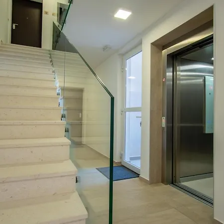 Ii Apartment *