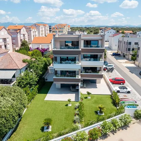 Apartment Ii Mandre