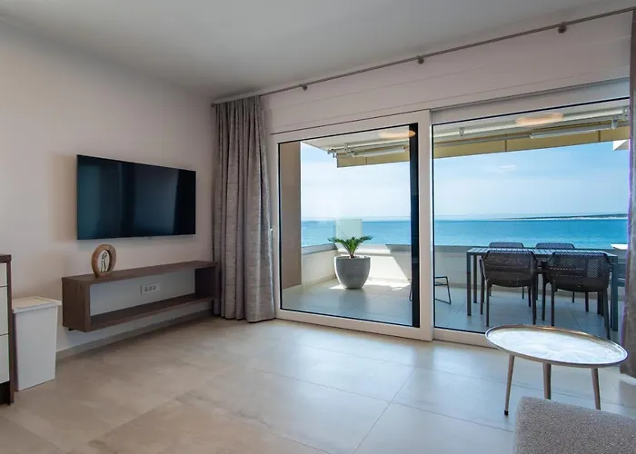 Ii Apartment Mandre